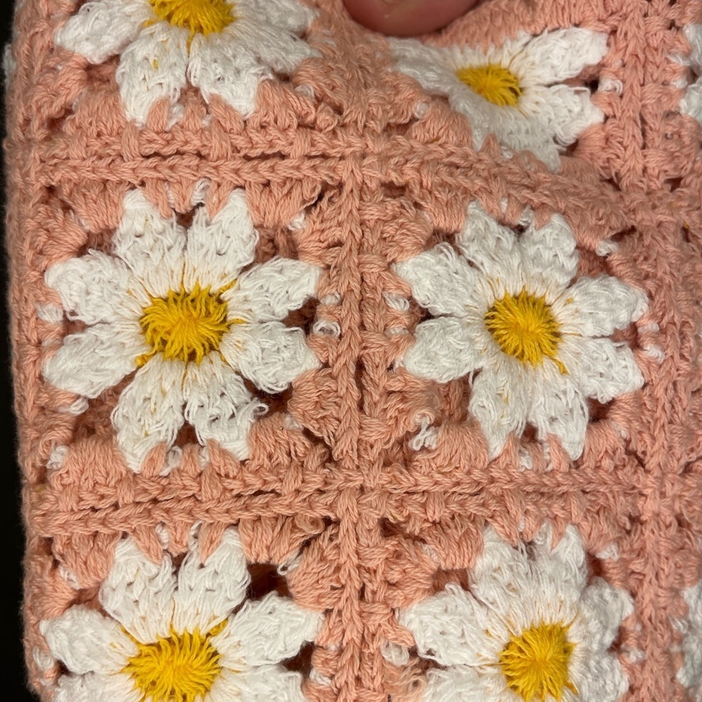 NWOT Anthropologie POL Pink Crochet Floral Crop Top - Picture 8 of 9